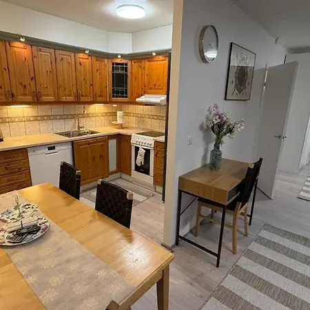 Private House And Winter Garden וילה