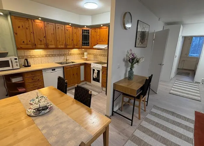 Private House And Winter Garden וילה